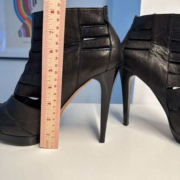 Stuart Weitzman Open Toe Black Leather Strappy Moto Ankle Booties Size 10 - Picture 17 of 17